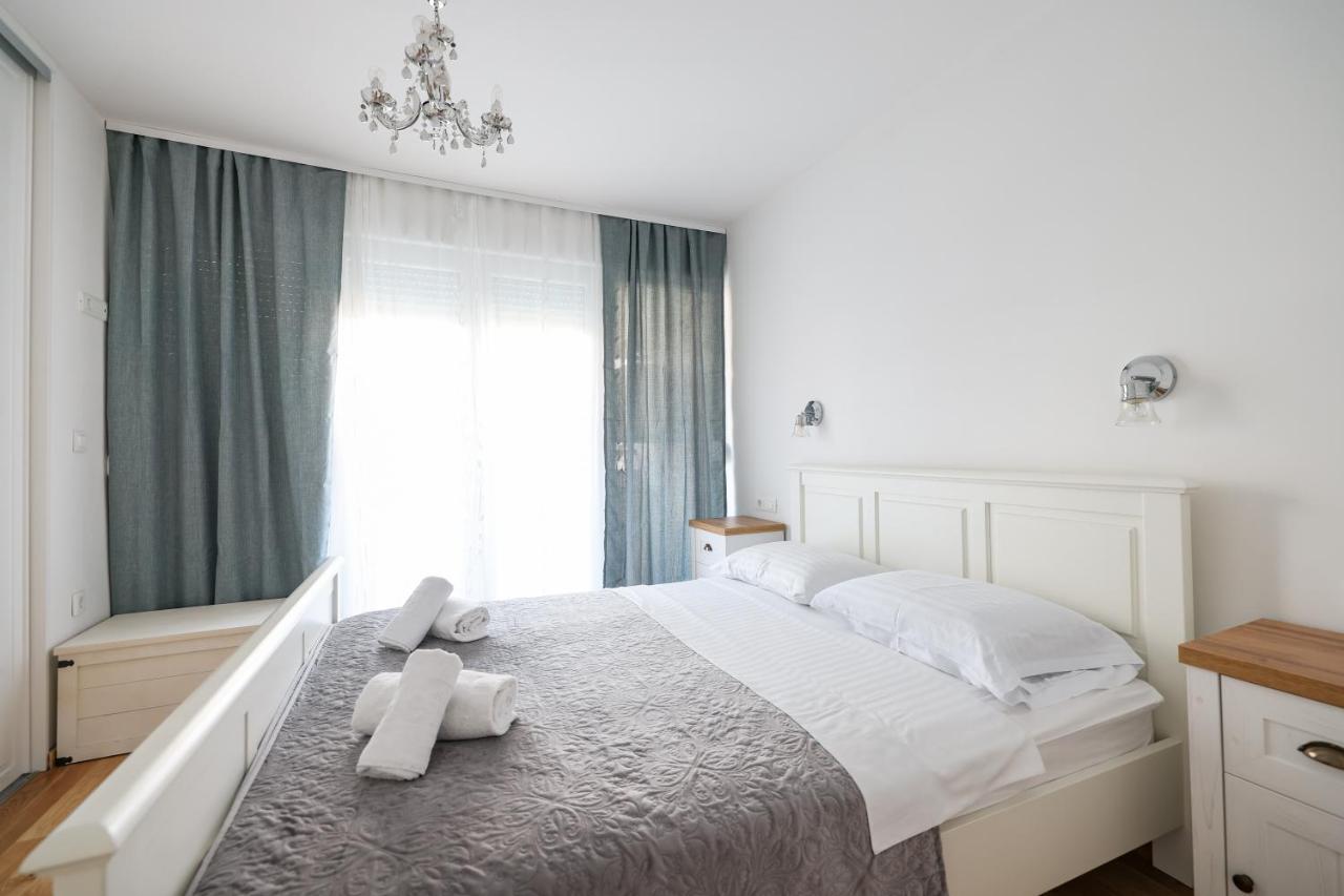 Two Bedroom With A Balcony Relja Apartment